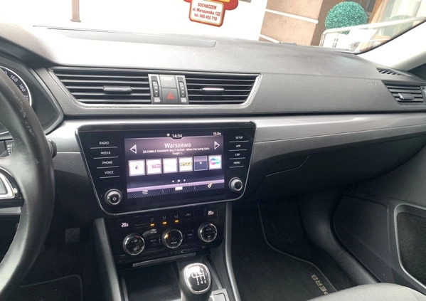 Skoda Superb cena 69900 przebieg: 137000, rok produkcji 2018 z Człopa małe 742